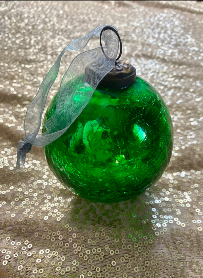 Emerald green bauble