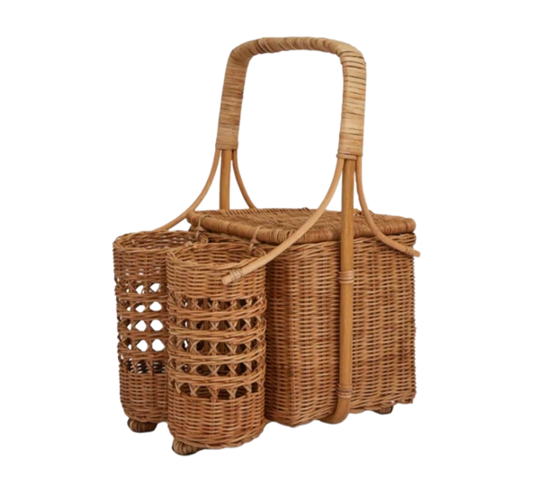 Lovers' picnic basket