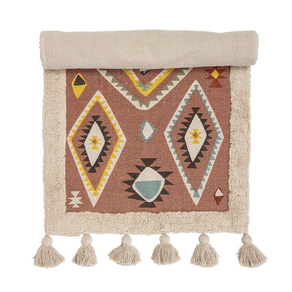 rug with tassels