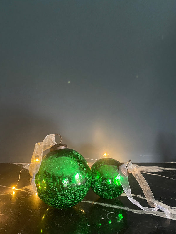 Emerald green bauble