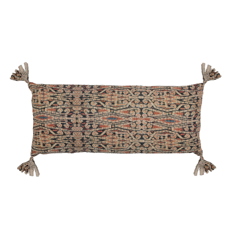 Rectangular cushion with tassels